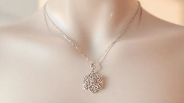 Top 10 des bagues en argent 925 indémodables pour femmes